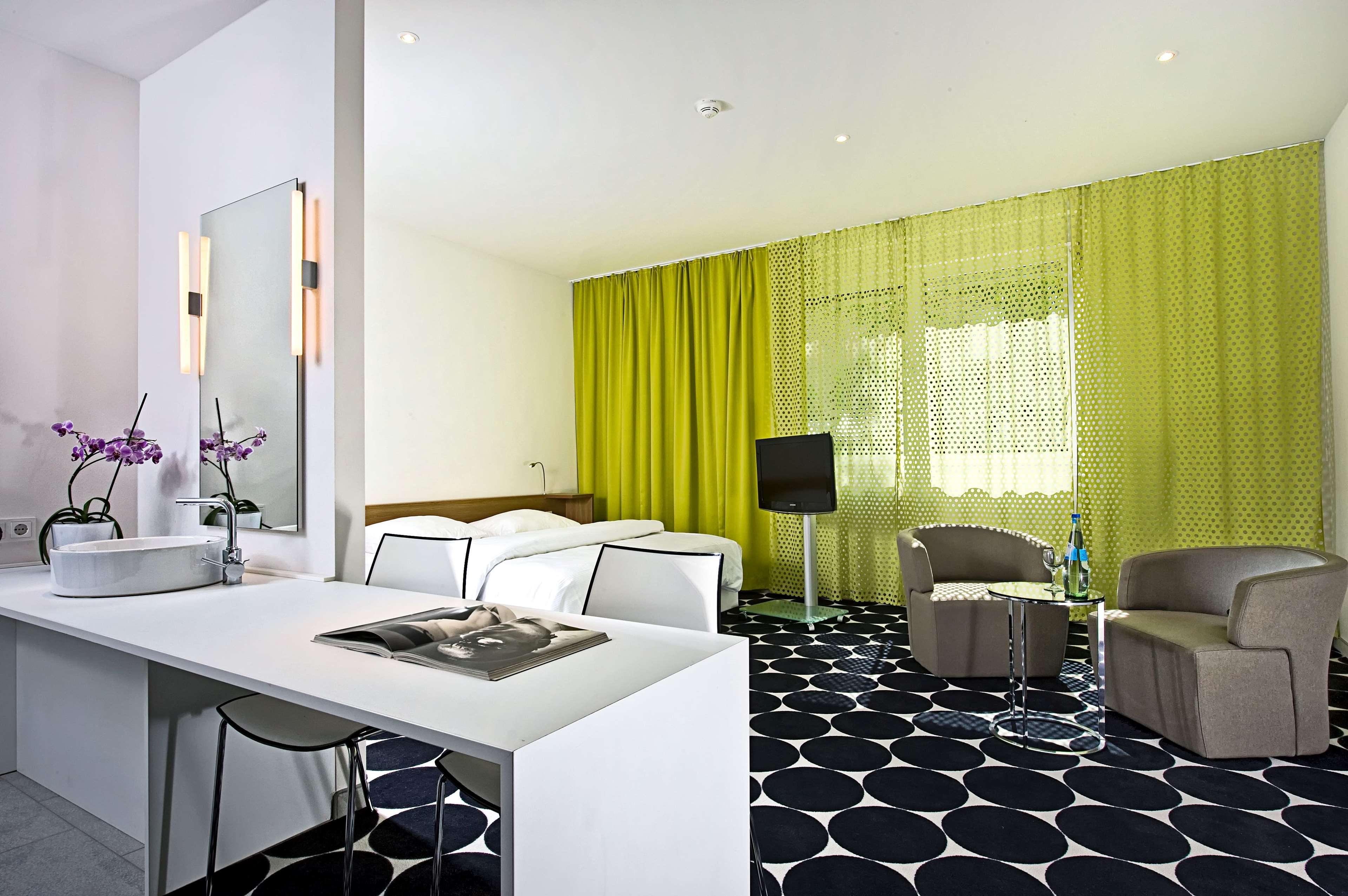 Tryp By Wyndham Frankfurt Hotel Frankfurt pe Main Exterior foto