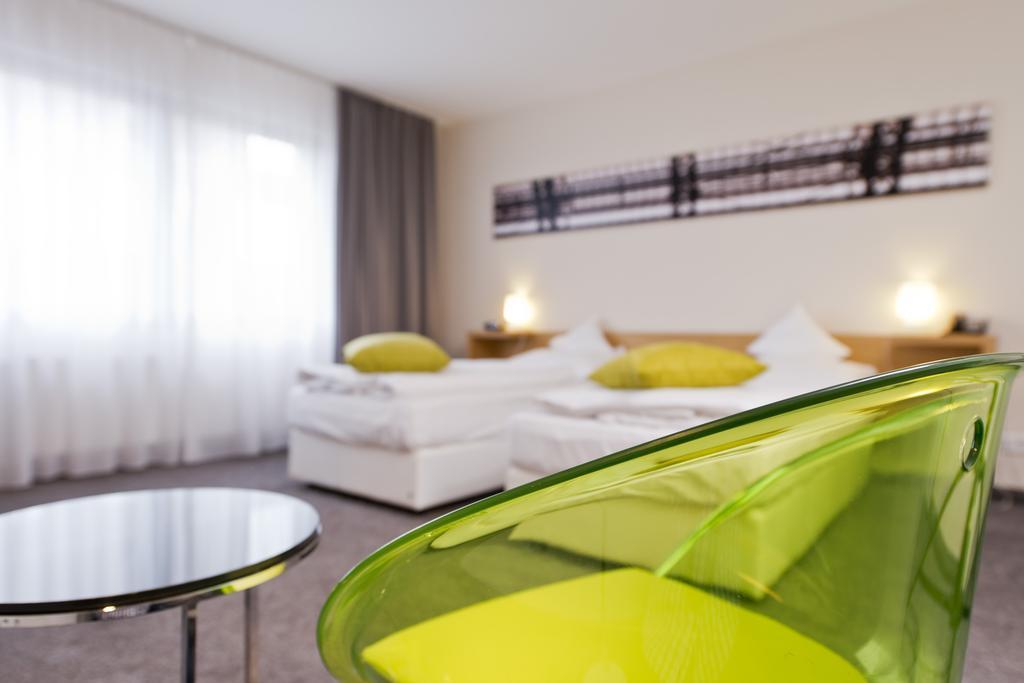 Tryp By Wyndham Frankfurt Hotel Frankfurt pe Main Cameră foto